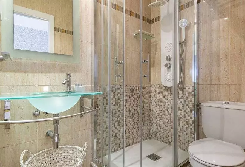 مسافرخانه H A San Mateo Suites