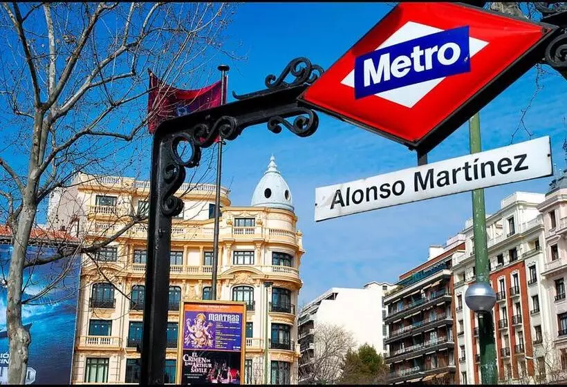 مسافرخانه H A San Mateo Suites