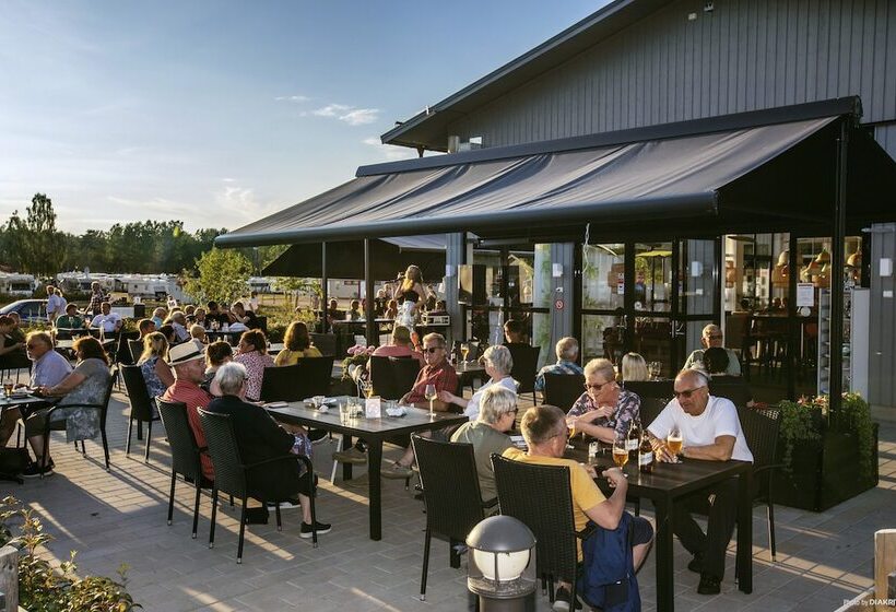 בית מלון כפרי First Camp Skutberget Karlstad