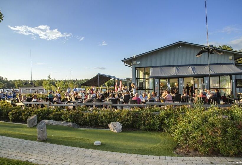 בית מלון כפרי First Camp Skutberget Karlstad