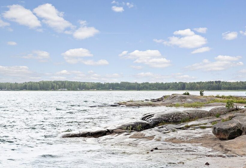 בית מלון כפרי First Camp Skutberget Karlstad