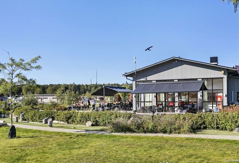 בית מלון כפרי First Camp Skutberget Karlstad