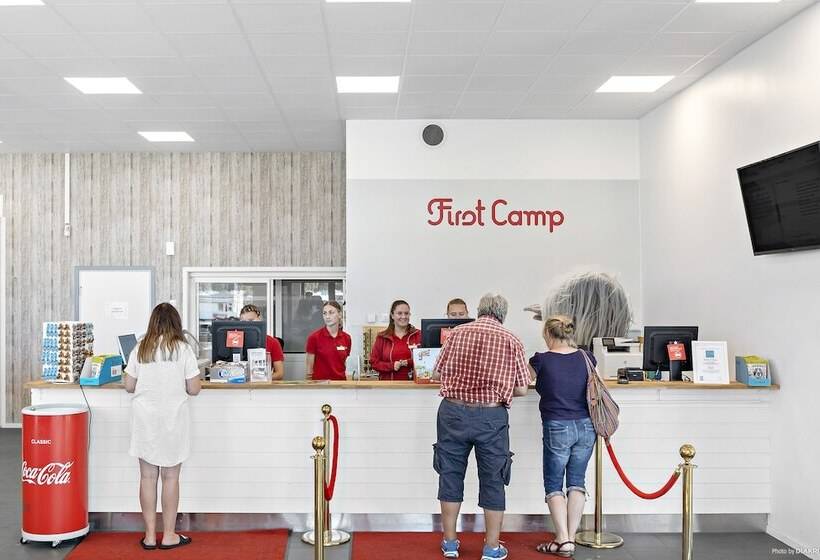 בית מלון כפרי First Camp Skutberget Karlstad