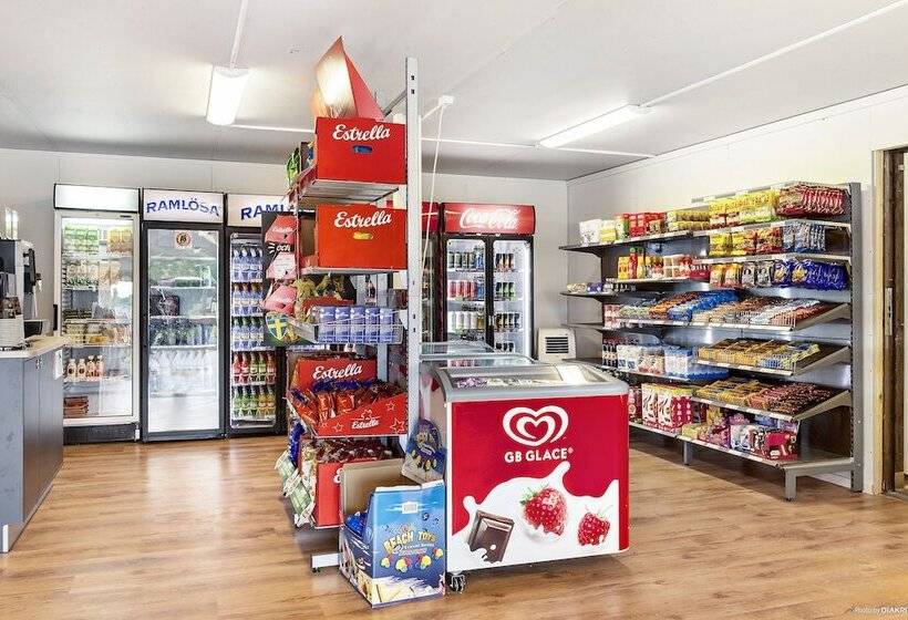 בית מלון כפרי First Camp Skutberget Karlstad