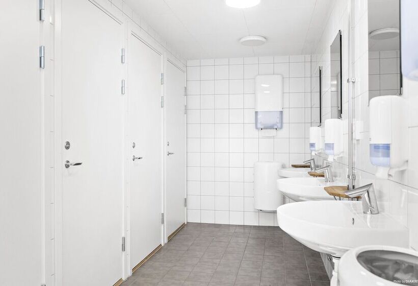 בית מלון כפרי First Camp Skutberget Karlstad