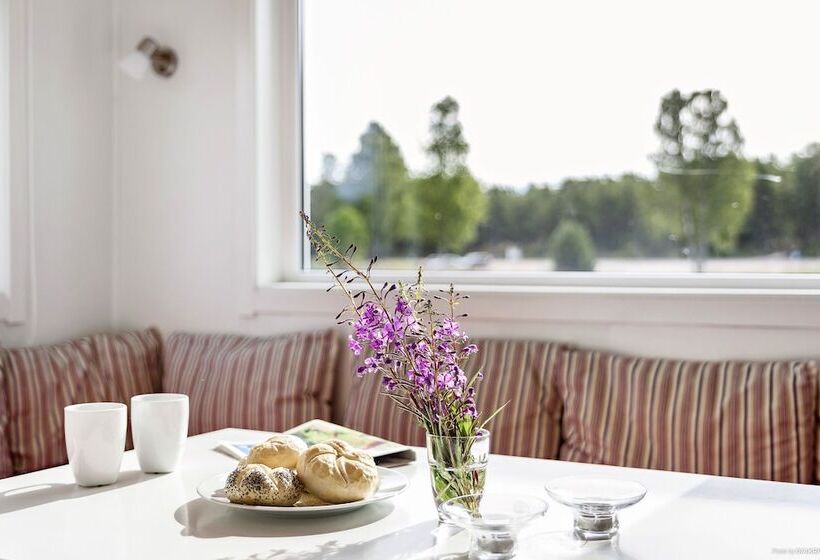 בית מלון כפרי First Camp Skutberget Karlstad