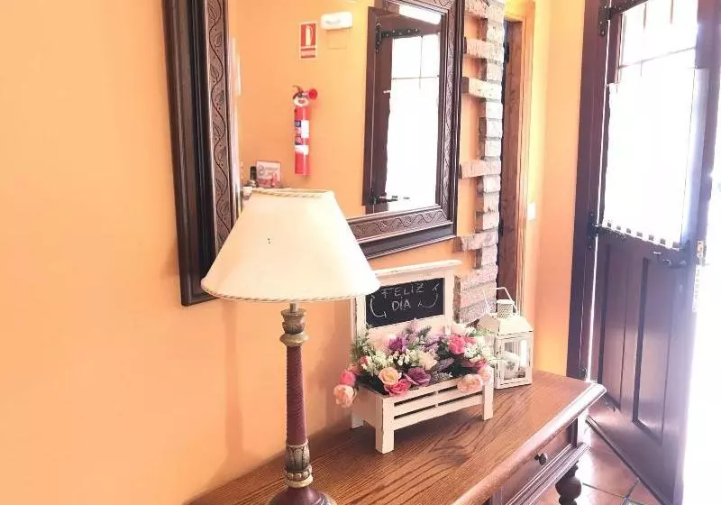 ペンション Posada Mediavia