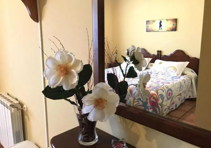 ペンション Posada Mediavia