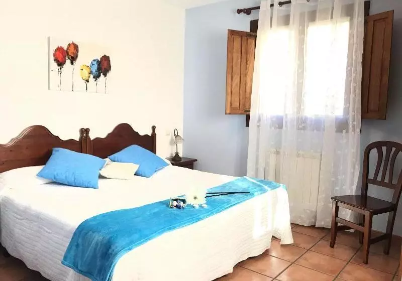 ペンション Posada Mediavia