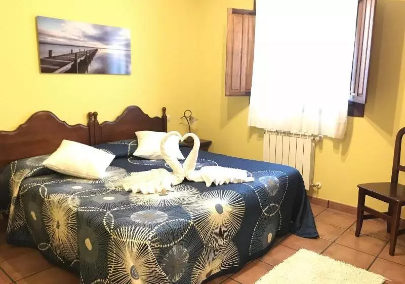 ペンション Posada Mediavia