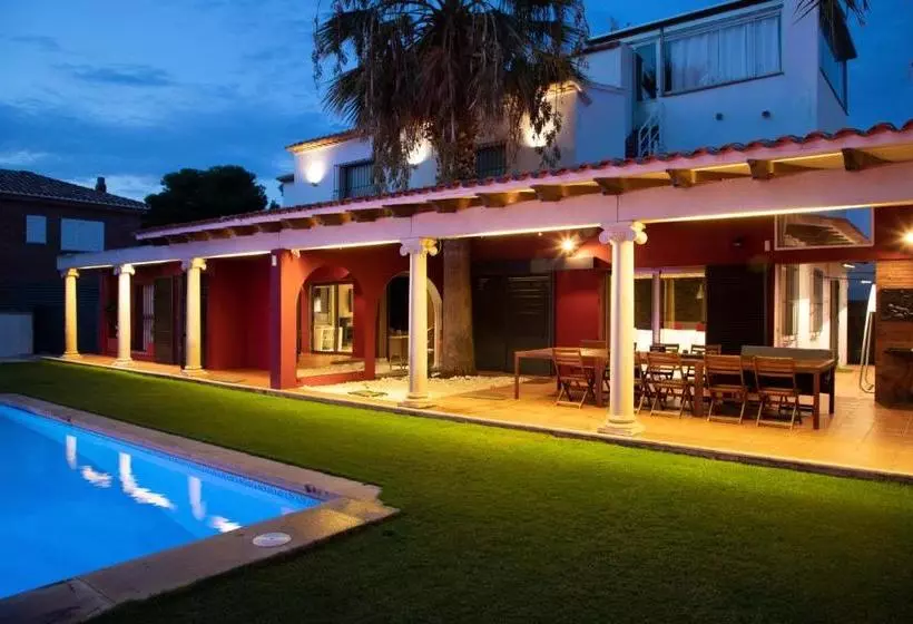 Villa Bouganvillea