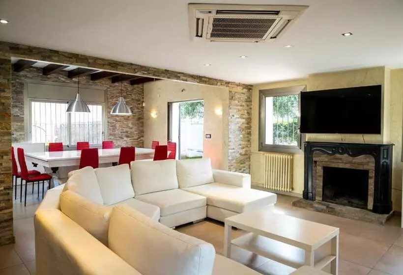 Villa Bouganvillea