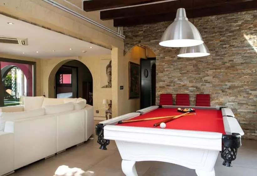 Villa Bouganvillea