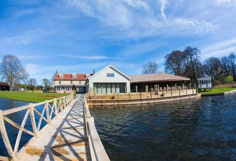 Hostelli The Boathouse