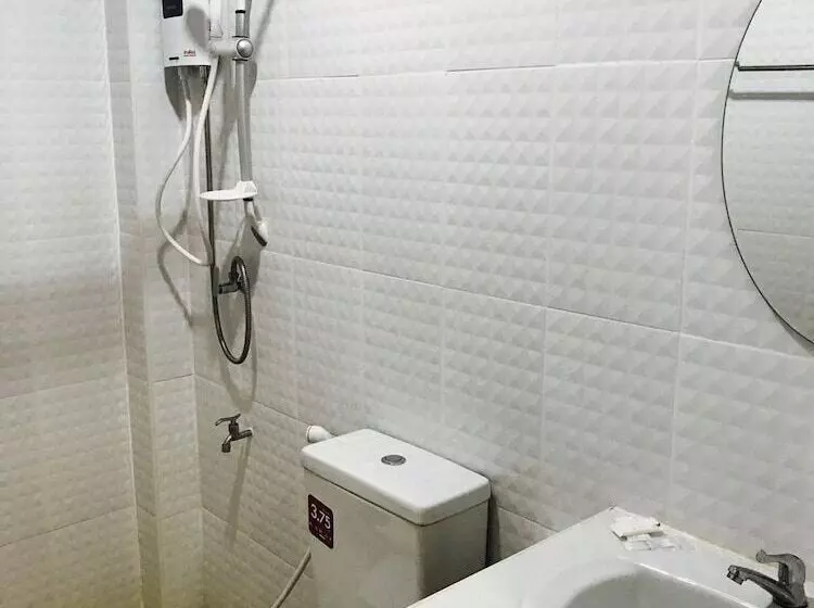 Hotelli Bussarin Apartment