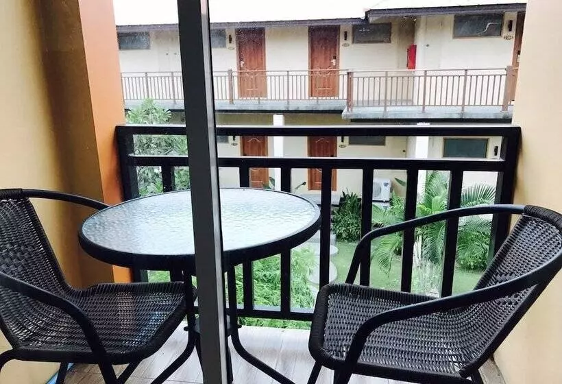 Hotelli Bussarin Apartment