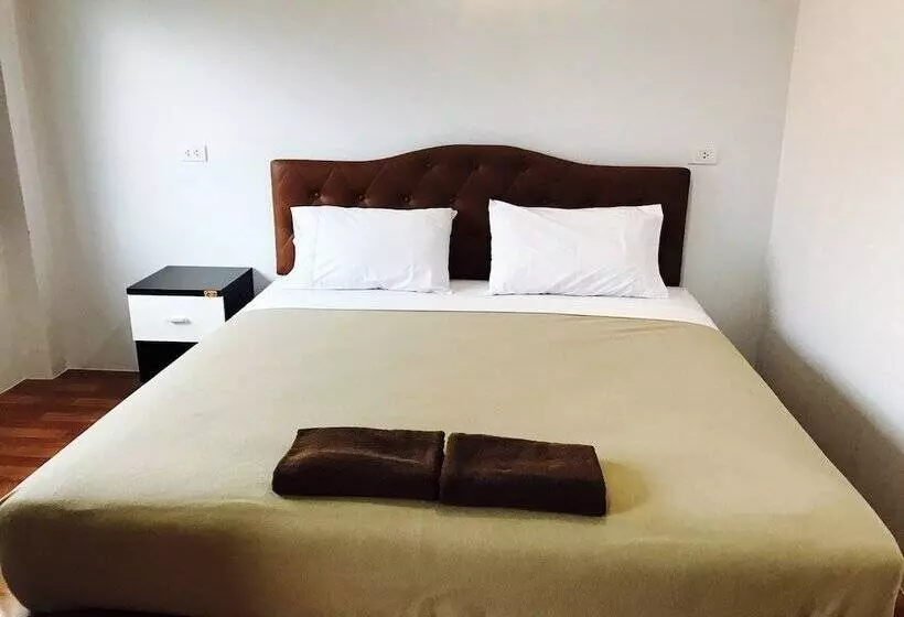 Hotelli Bussarin Apartment