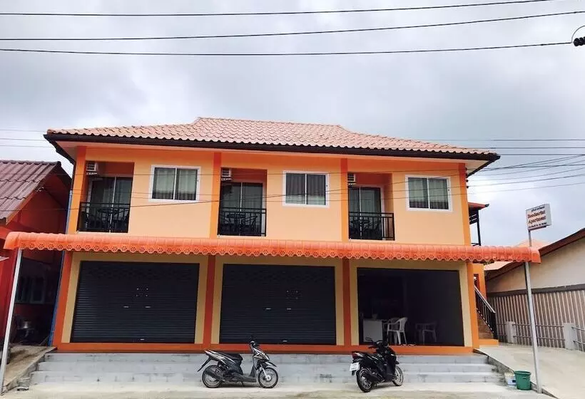 Hotelli Bussarin Apartment