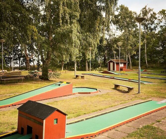 هتل First Camp Stensokalmar