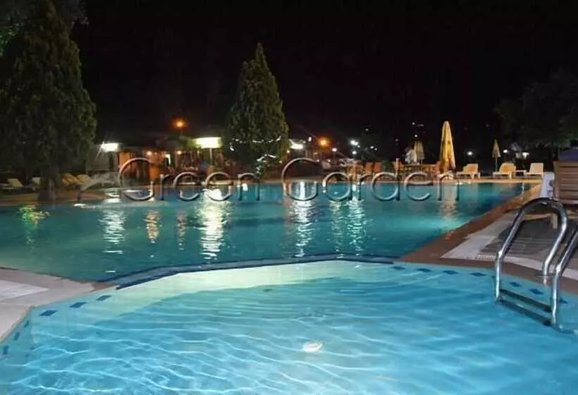 Hotelli Green Garden