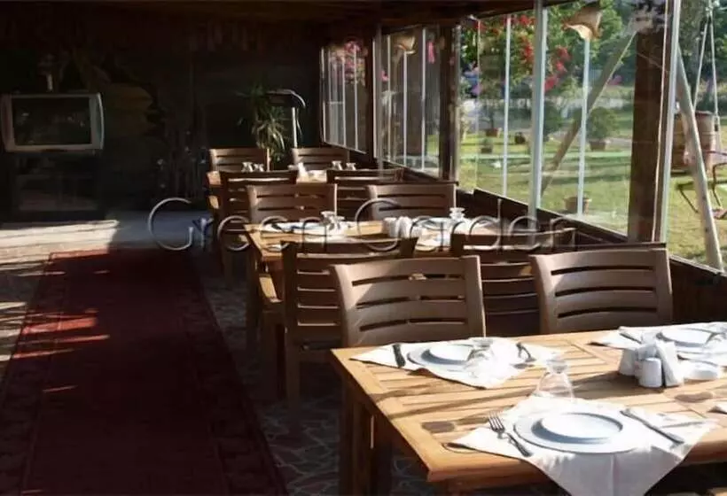 Hotelli Green Garden
