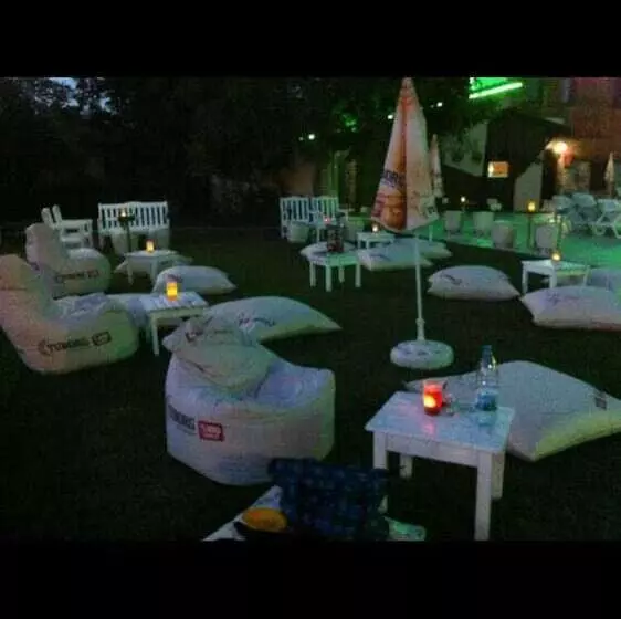 Hotelli Green Garden
