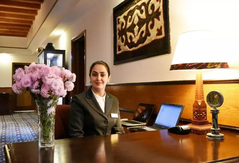 هتل Khorog Serena Inn