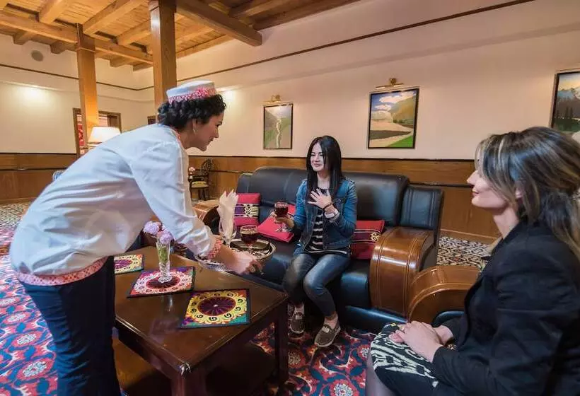 هتل Khorog Serena Inn