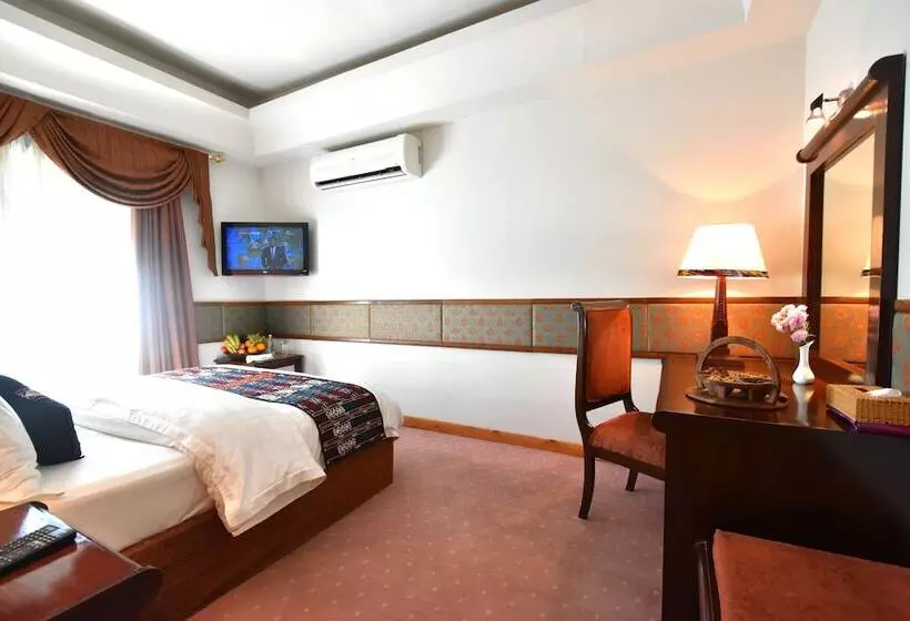 هتل Khorog Serena Inn
