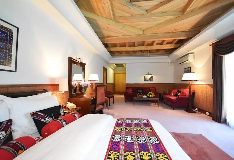 هتل Khorog Serena Inn