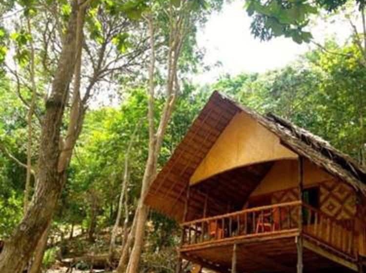 Отель Loma Sea View Bungalow