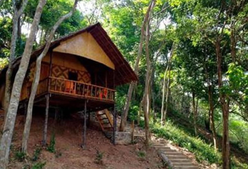 Отель Loma Sea View Bungalow