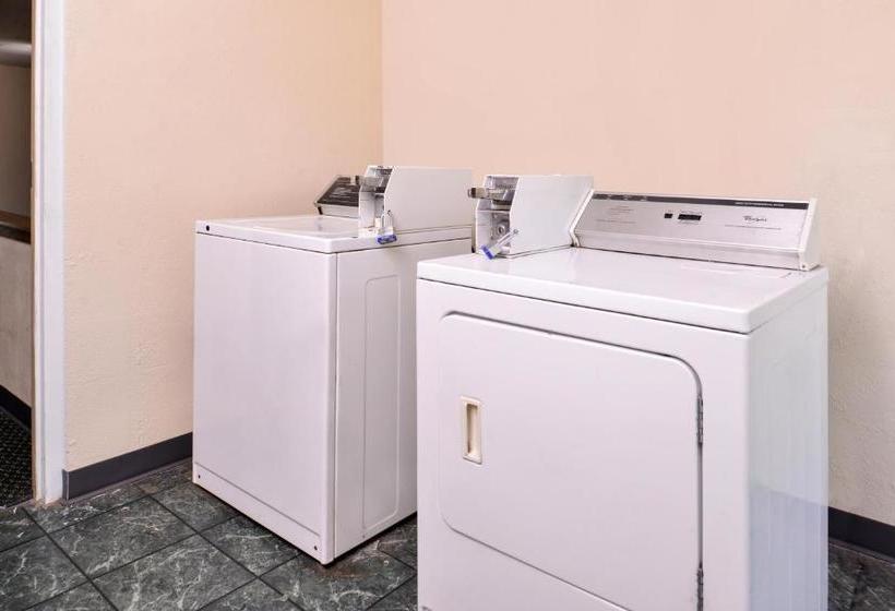 Мотель Red Carpet Inn