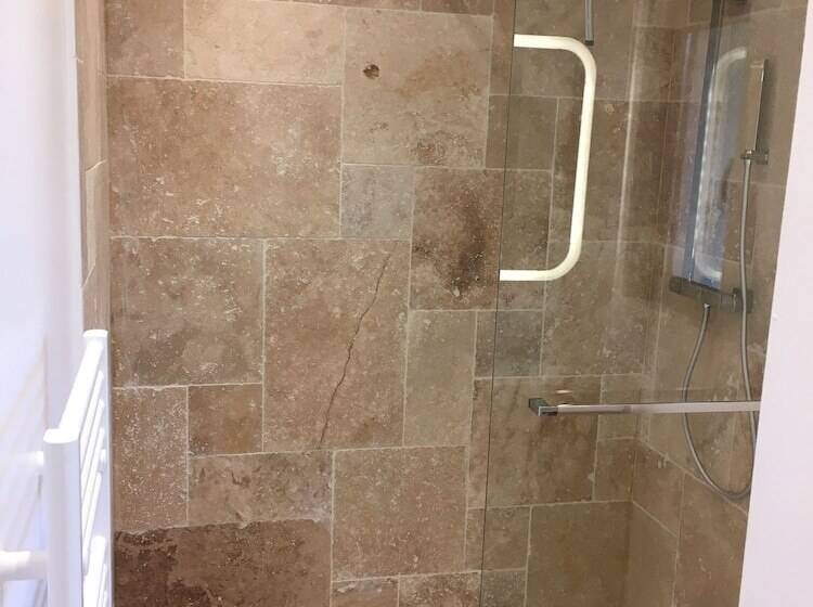 پانسیون Château La Renommée