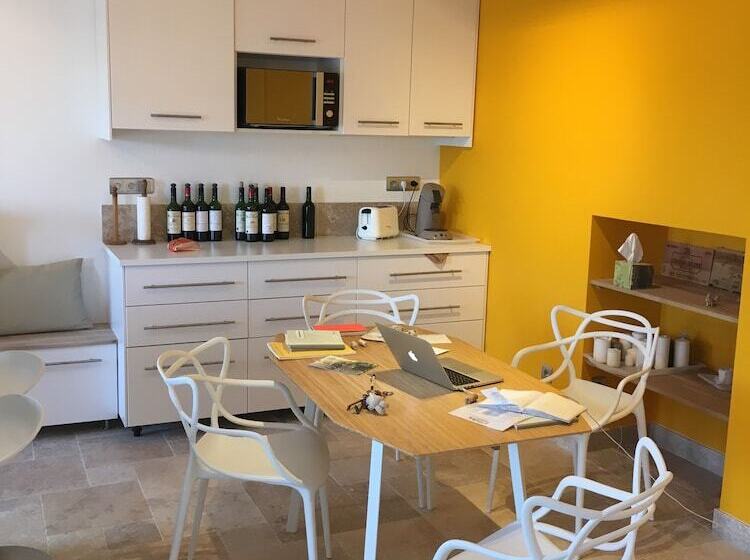 پانسیون Château La Renommée