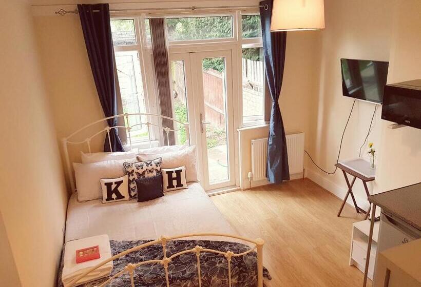 مبيت وإفطار Kathleen House Plus