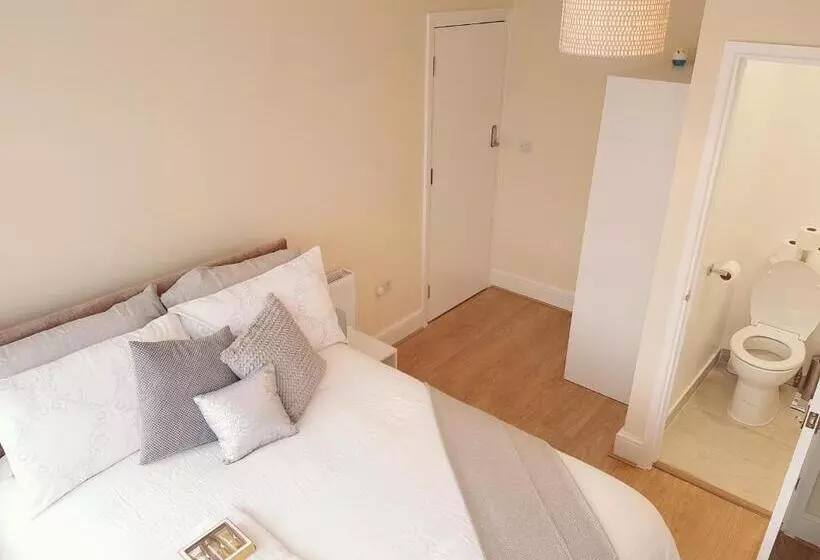 Aamiaismajoitus (B&B) Kathleen House Plus