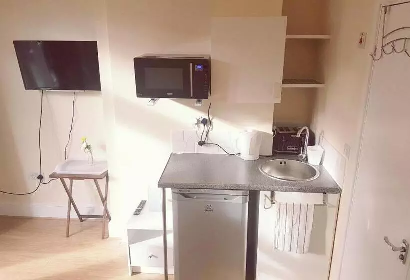 Aamiaismajoitus (B&B) Kathleen House Plus