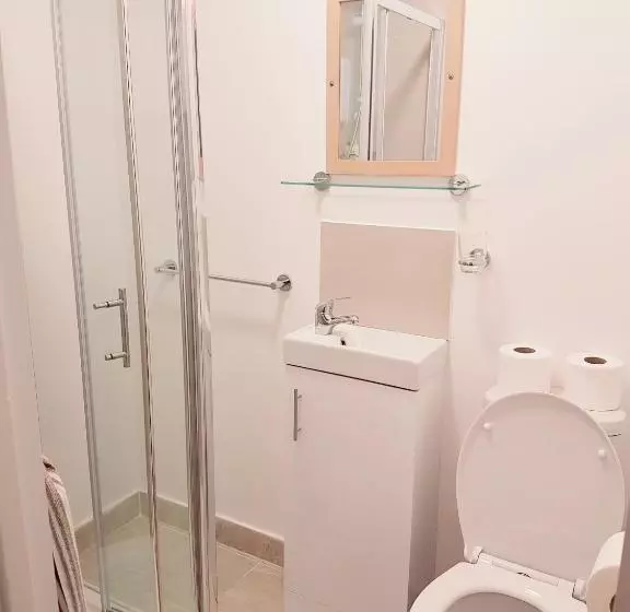 Aamiaismajoitus (B&B) Kathleen House Plus