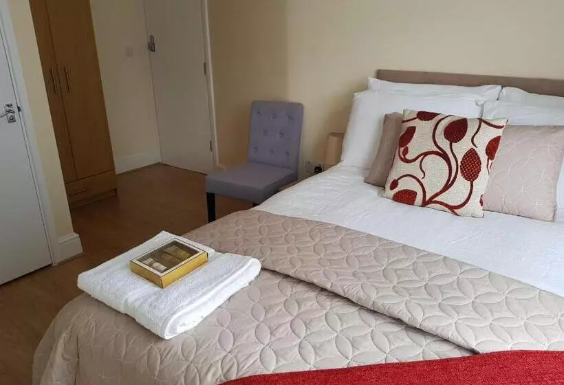 Aamiaismajoitus (B&B) Kathleen House Plus