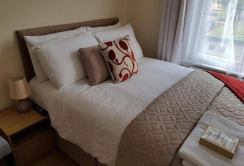 مبيت وإفطار Kathleen House Plus