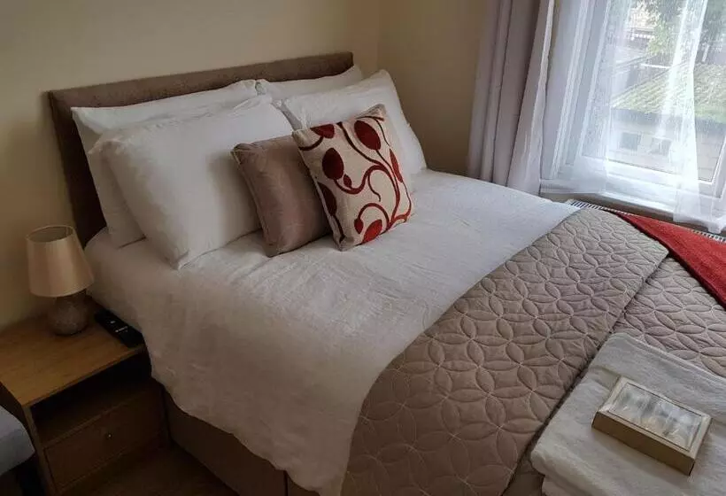 Aamiaismajoitus (B&B) Kathleen House Plus