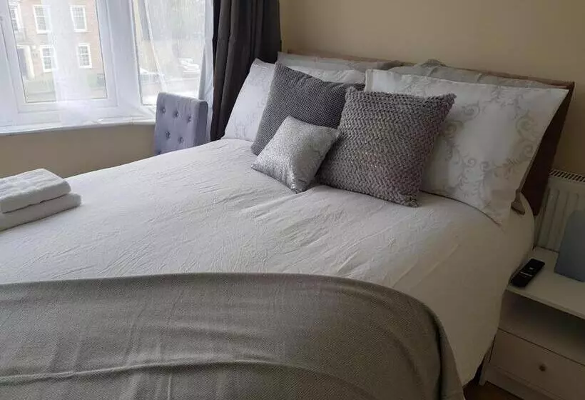 Aamiaismajoitus (B&B) Kathleen House Plus