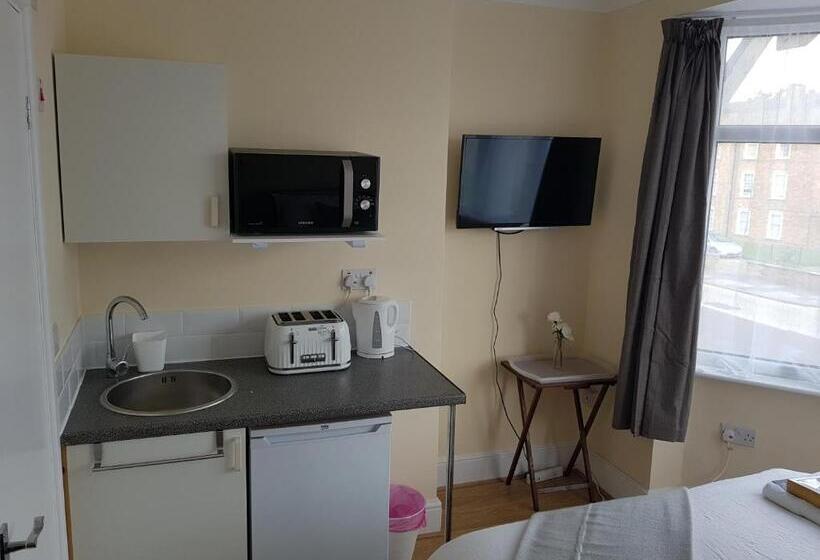 مبيت وإفطار Kathleen House Plus