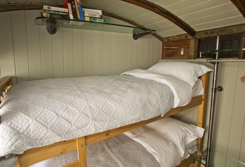 Helmsley Garden Cottage & Railway Carriage