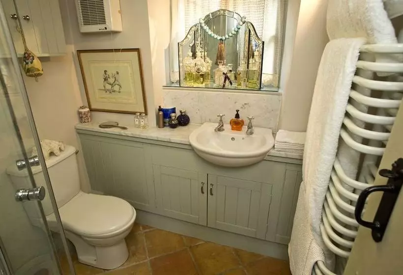 Helmsley Garden Cottage & Railway Carriage