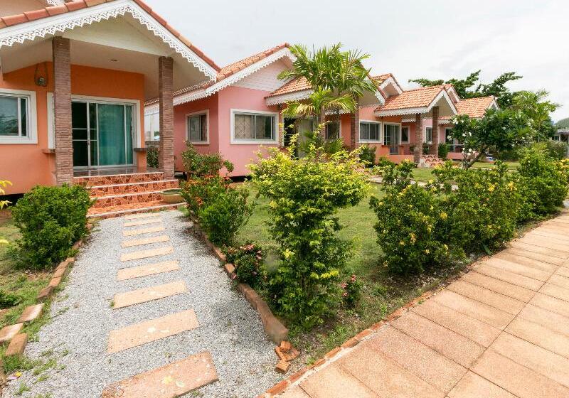 Szálloda Sansuk Resort