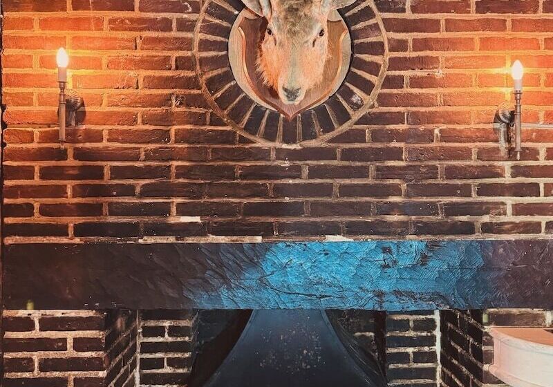 בית מלון כפרי The Leicester Arms Country Inn