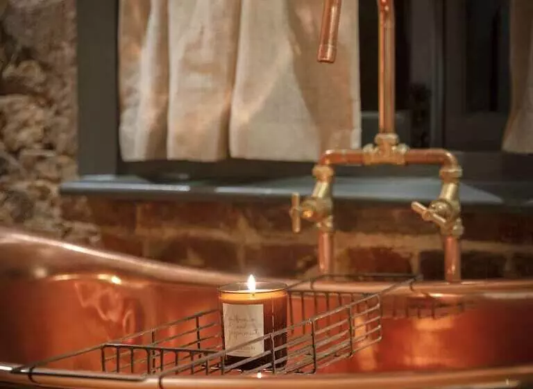 Hotelli The Leicester Arms Country Inn