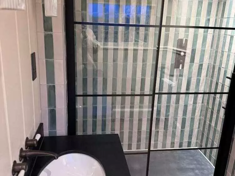 Hotelli The Leicester Arms Country Inn